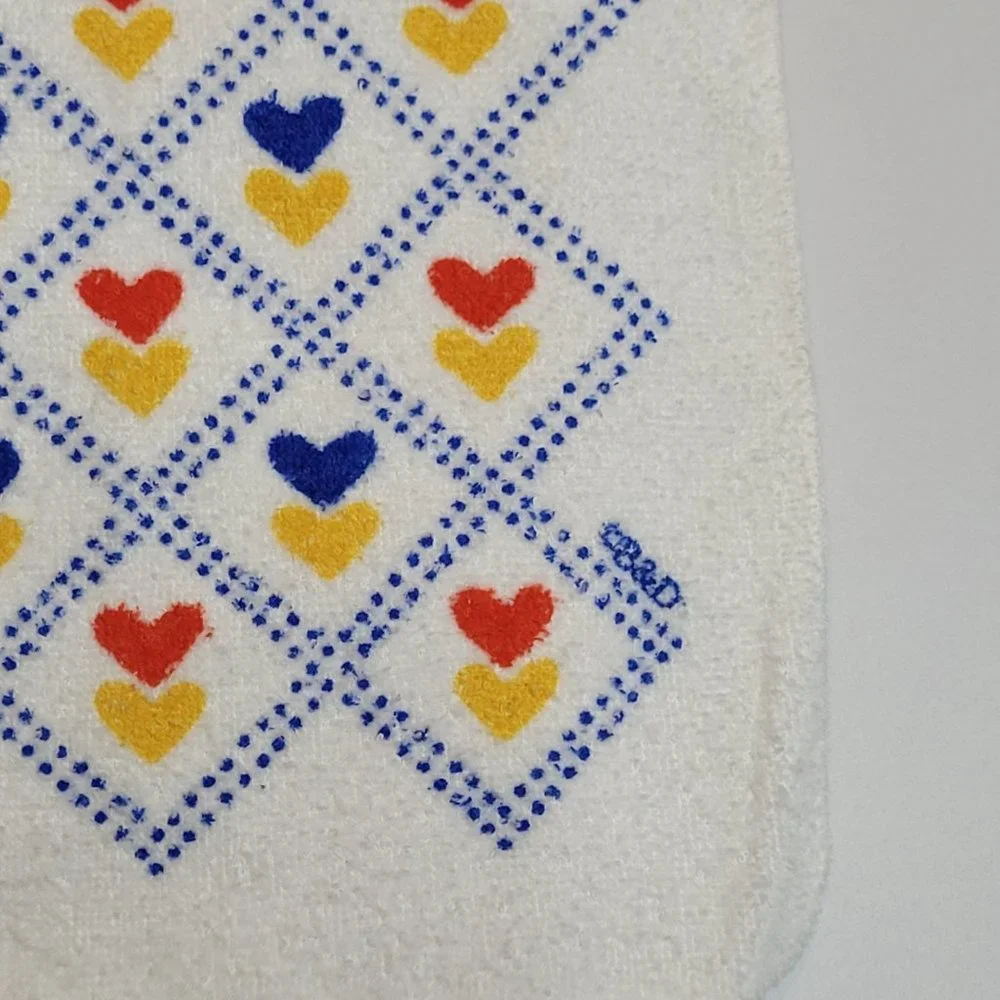 Vintage Rainbow Hearts Wash Cloth Primary Colors 12 x 11.5 Inches 80s Retro